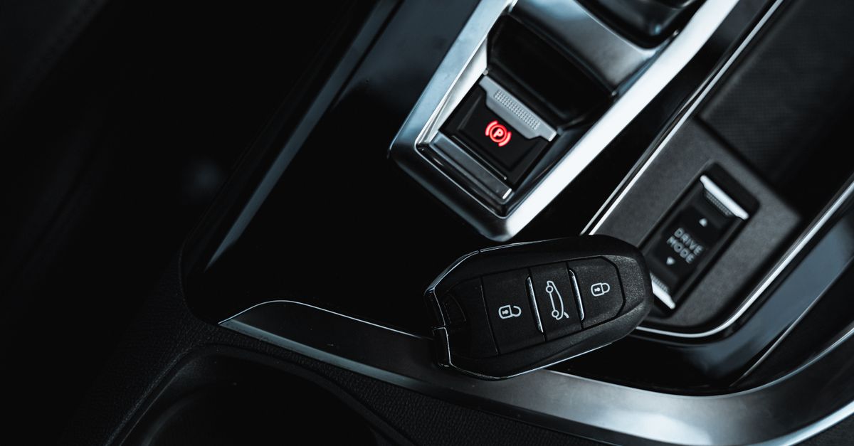 Ford car key fob — מנעולן בחיפה